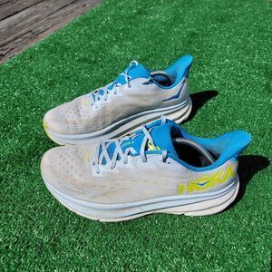 HOKA ONE ONE CLIFTON 9 - Men's Running Shoes - SIZE 11D